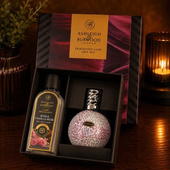 Ashleigh & Burwood Geurlamp cadeauset - Rose & Vanilla Musk Ashleigh & Burwood Geurlamp cadeauset - Rose & Vanilla Musk
